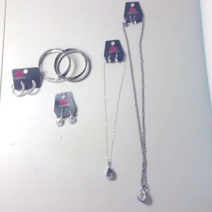 Beautiful New Papparazzi Jewelry Lot